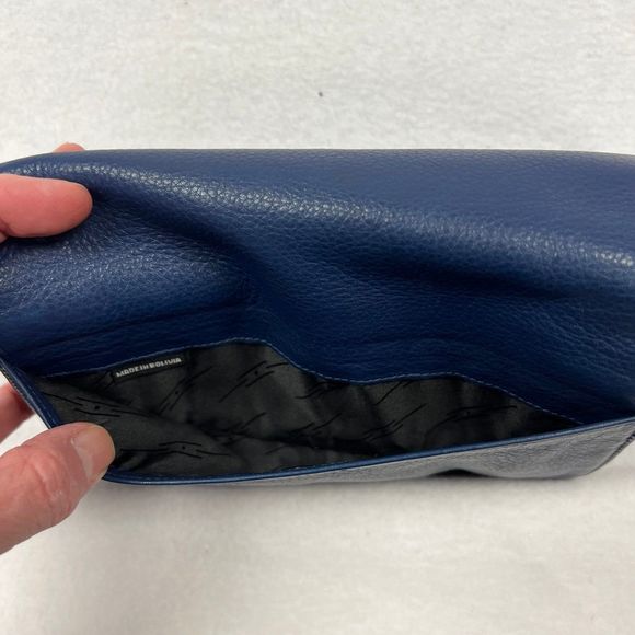 Levenger blue leather multi compartment wallet - Picture 4 of 12